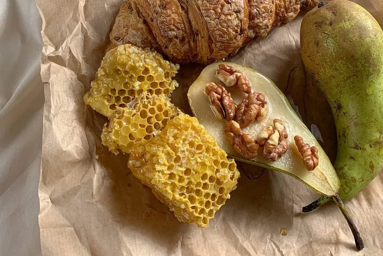 Can You Eat Honeycomb?