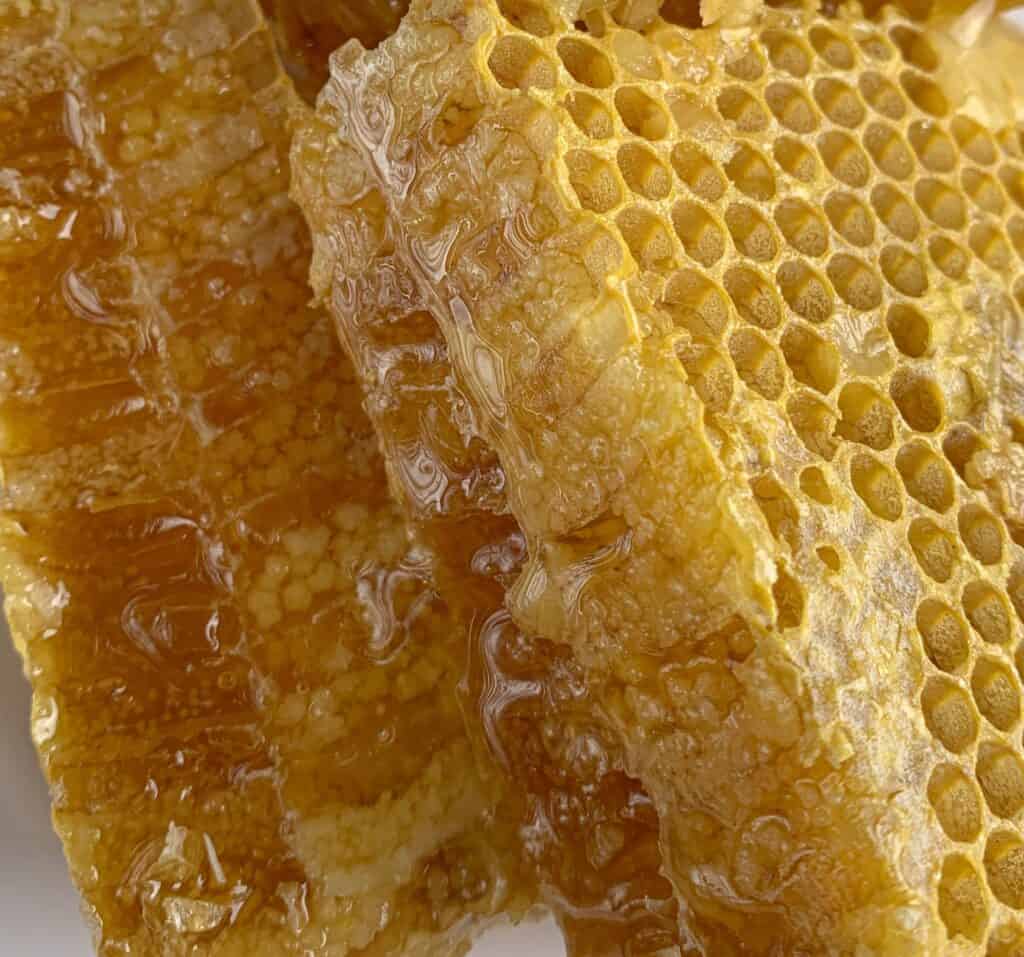 It is safe to eat honeycomb